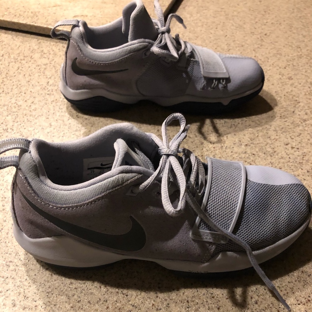 Nike Kyrie Flytrap preschool.